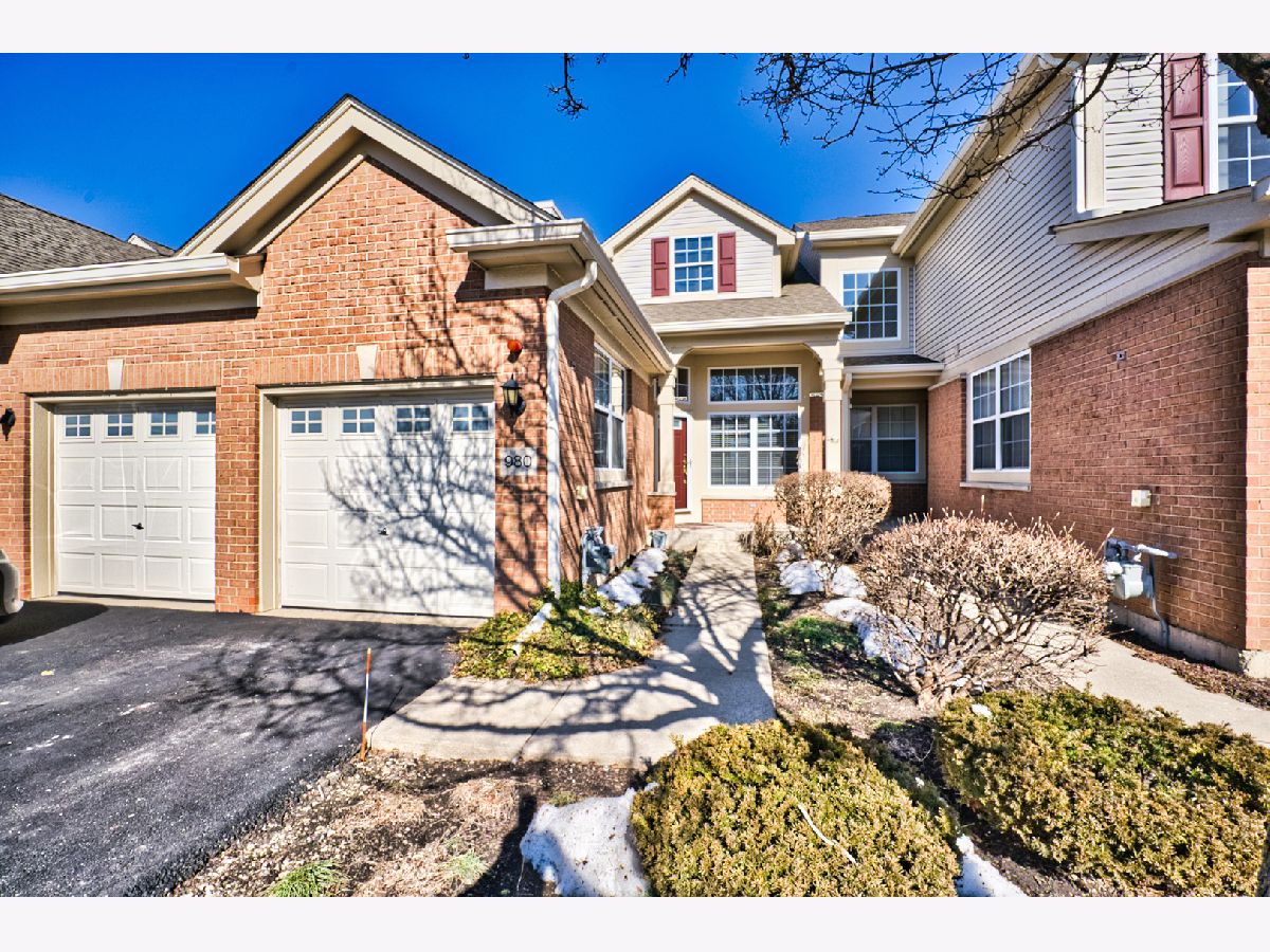 Townhomes & Homes Sold Sonoma Lake Zurich Illinois, 980 Orchard Pond