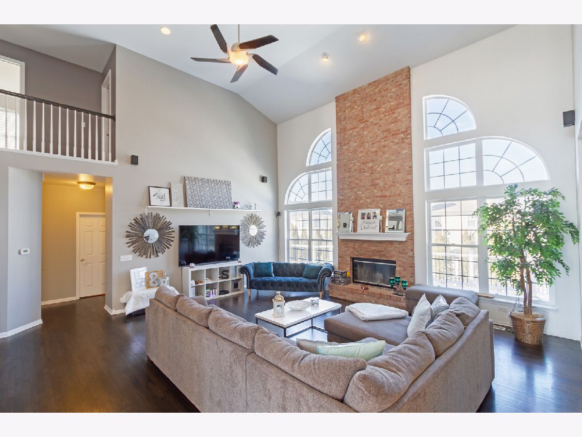 Homes & Condos & Townhomes Sold Timber Glen Gilberts Illinois, 218 Glenbrook