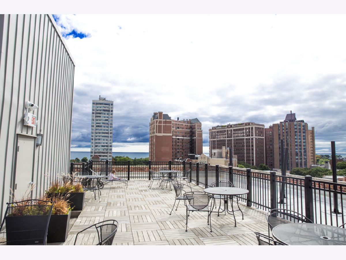 Condominiums Sold The Coronado Chicago Illinois, 3900 Pine Grove