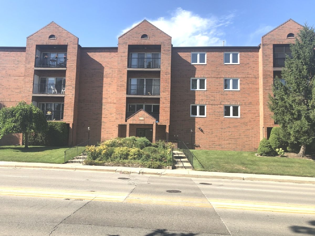Condominiums & Homes Sold Ridgemoor Estates Harwood Heights Illinois, 6550 Gunnison