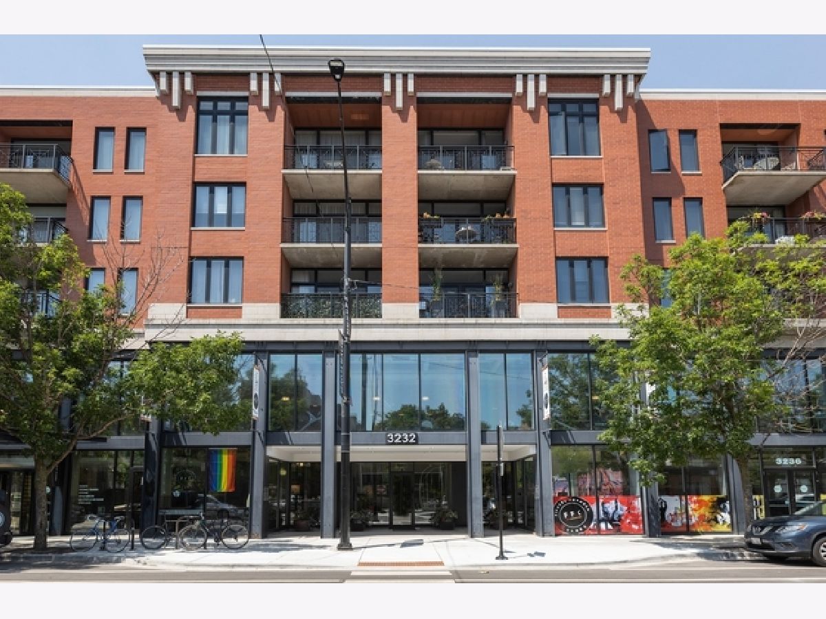 Condominiums Sold Plaza 32 Chicago Illinois, 3232 Halsted