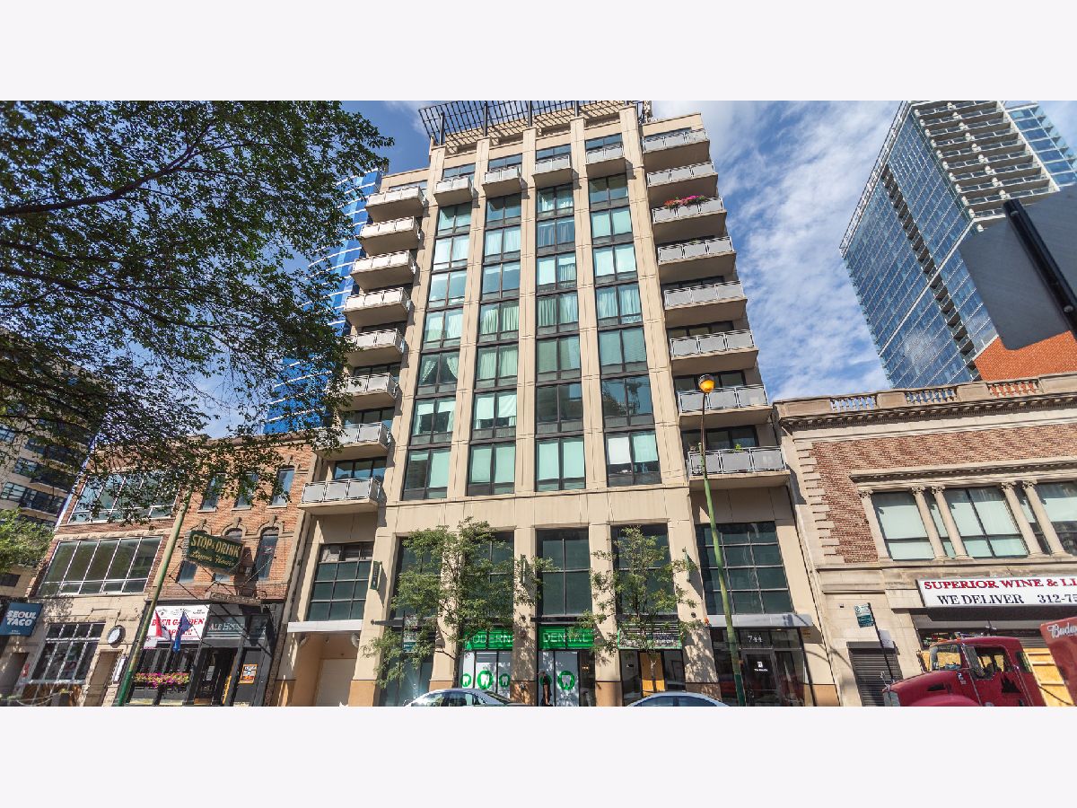 Condominiums Sold Royalle Chicago Illinois, 744 Clark
