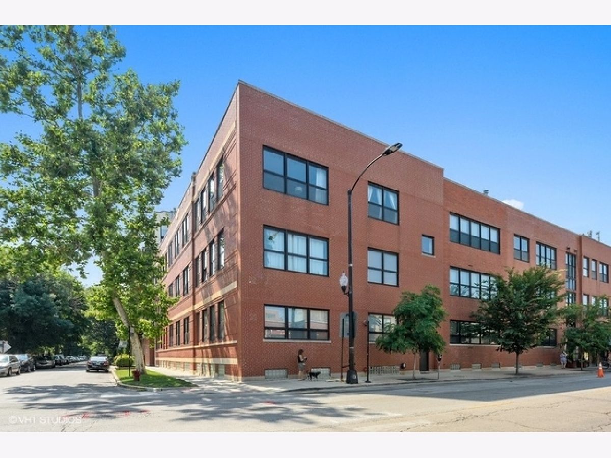 Condominiums Rented Willow Square Chicago Illinois, 1728 Damen