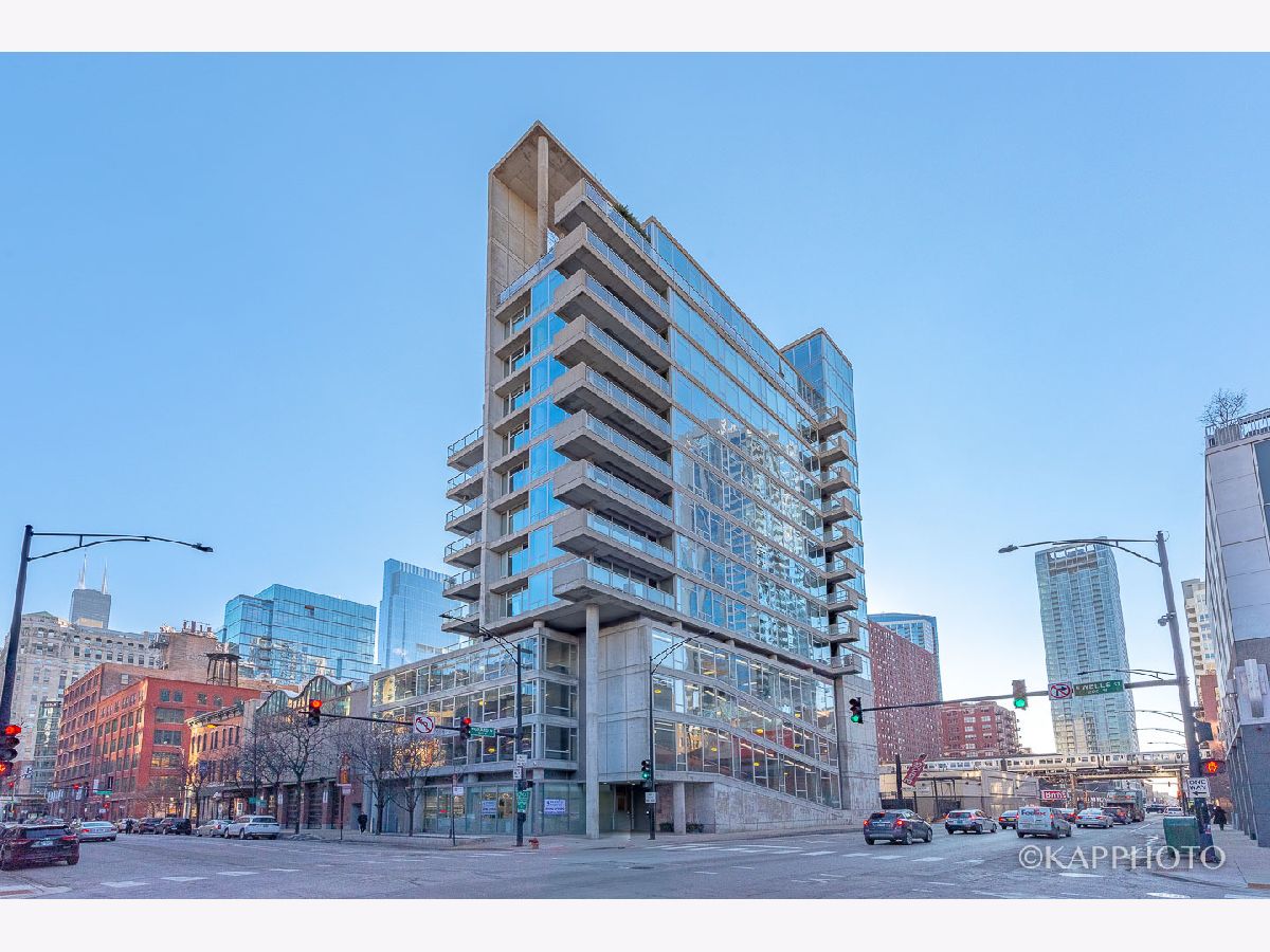 Condominiums Sold Contemporaine Chicago Illinois, 201 Grand