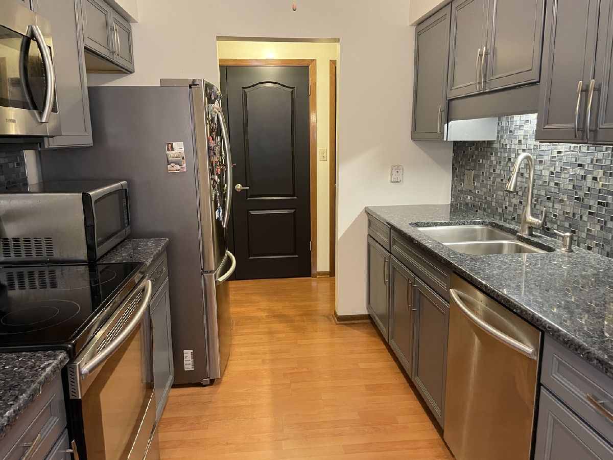 Condominiums Rented Willow Woods Elk Grove Village Illinois, 817 Oakton