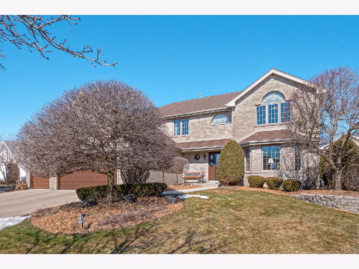 Homes & Condos & Townhomes Sold Equestrian Place Orland Park Illinois, 11012 Paddock