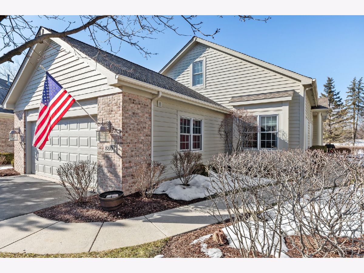 Homes & Condos & Townhomes Sold Greenview Villa Crystal Lake Illinois, 880 Villa