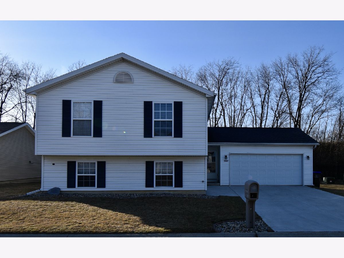 Homes & Condos & Townhomes Sold Beich Place Bloomington Illinois, 3907 Shasta