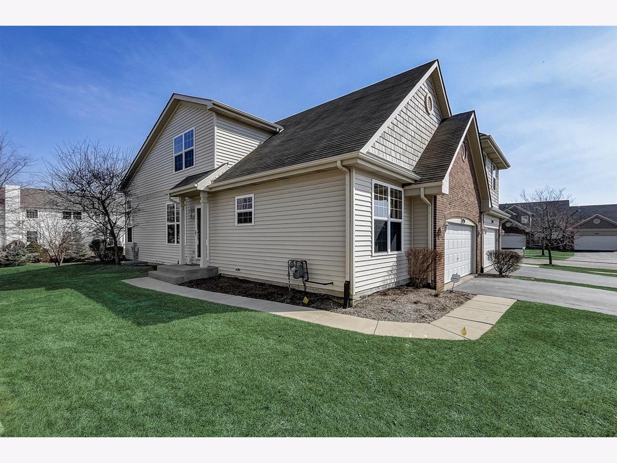 Townhomes Sold Greenhaven Romeoville Illinois, 1056 Birch