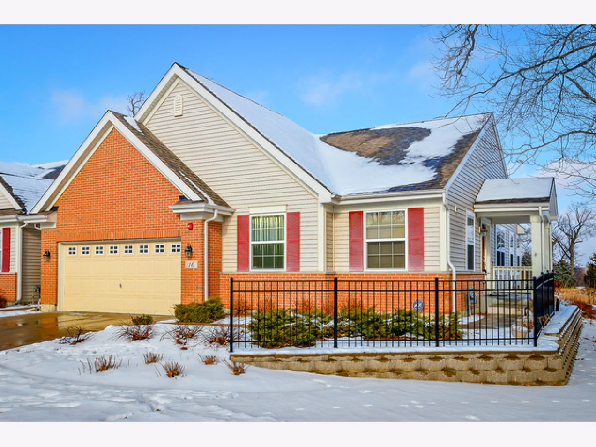 Townhomes Sold Sutton Ridge Streamwood Illinois, 10 Tall Grass