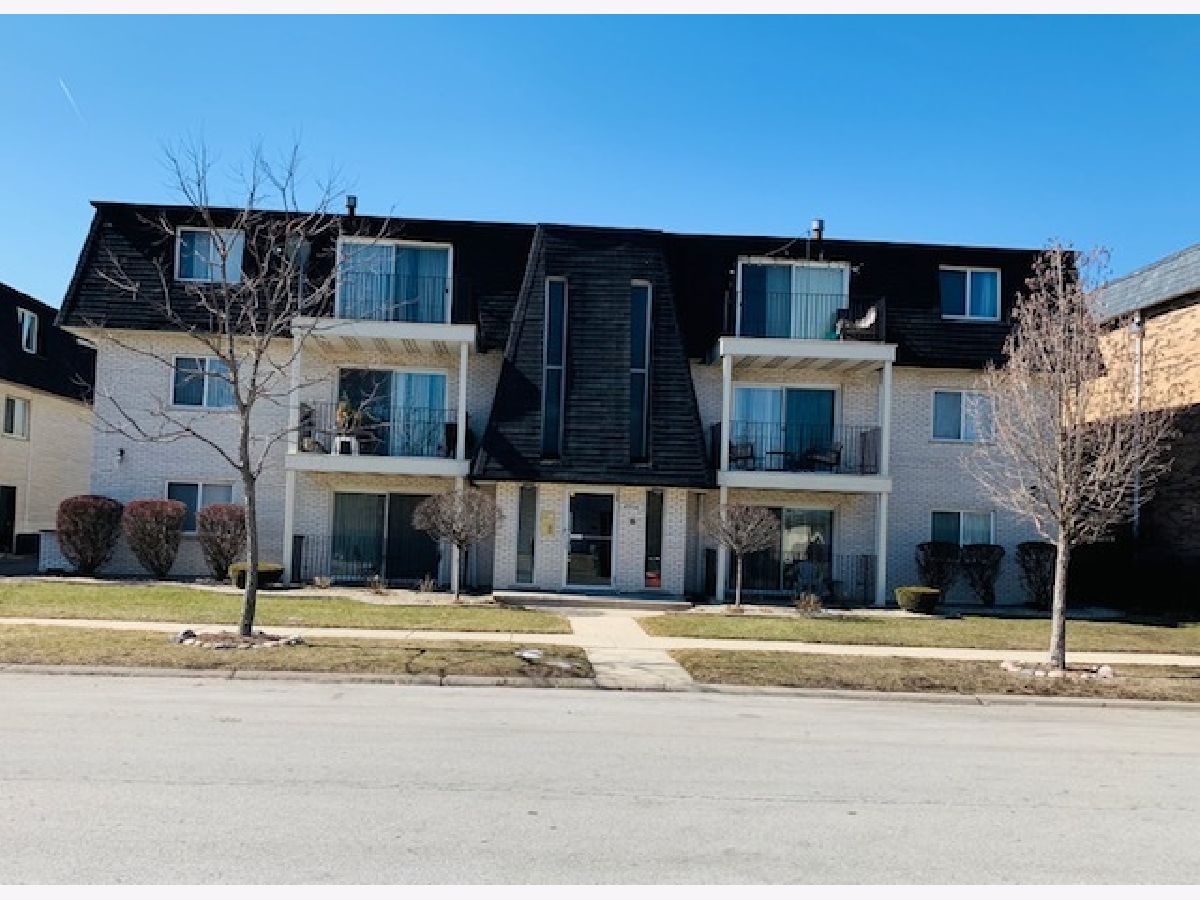 Condominiums Sold Kilpatrick Lawn Condos Oak Lawn Illinois, 10940 Kilpatrick