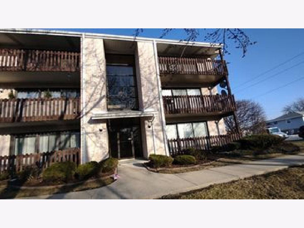 Condominiums Sold Briartree Burbank Illinois, 7550 Briartree