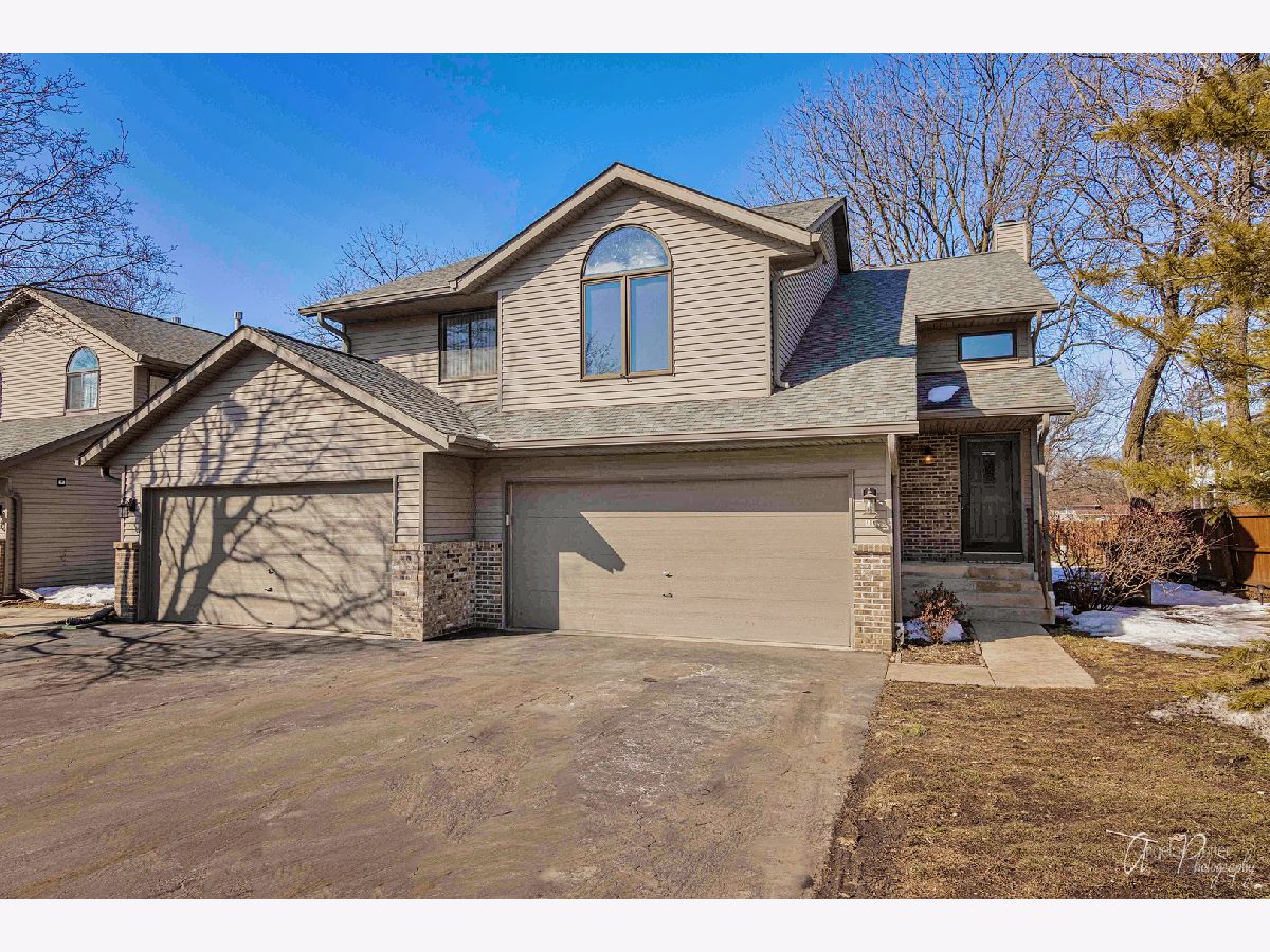 Townhomes Sold Berkshire Place Crystal Lake Illinois, 464 Berkshire