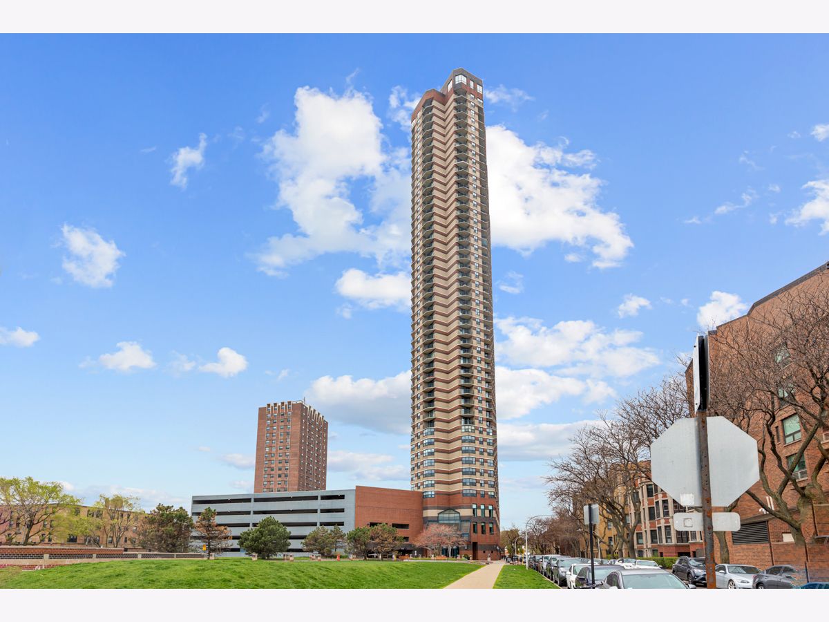 Condominiums Rented The New York Chicago Illinois, 3660 Lake Shore