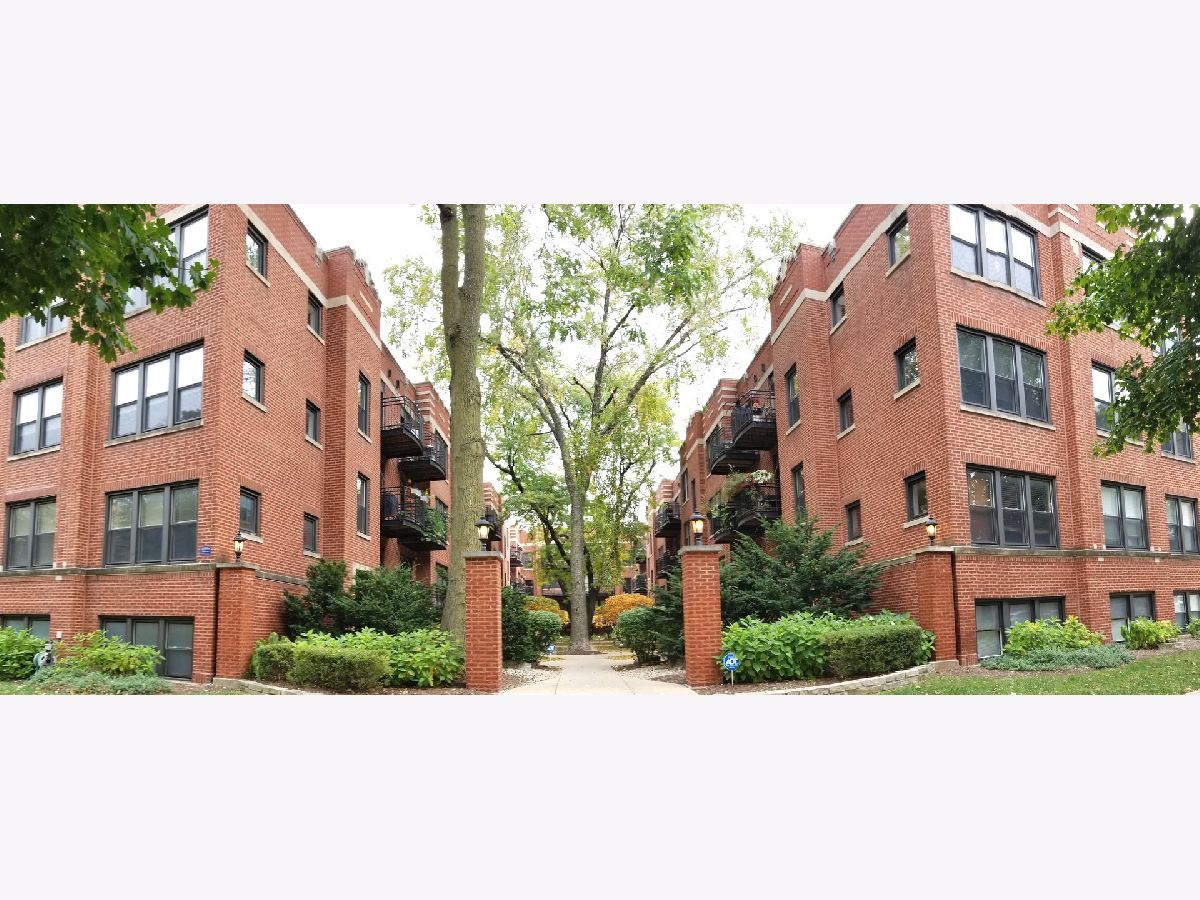 Condominiums Rented Paulina Ridge Court Chicago Illinois, 5917 Paulina