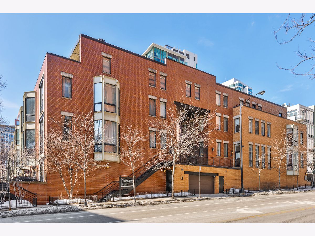 Townhomes Sold Fulton Court Chicago Illinois, 310 Desplaines