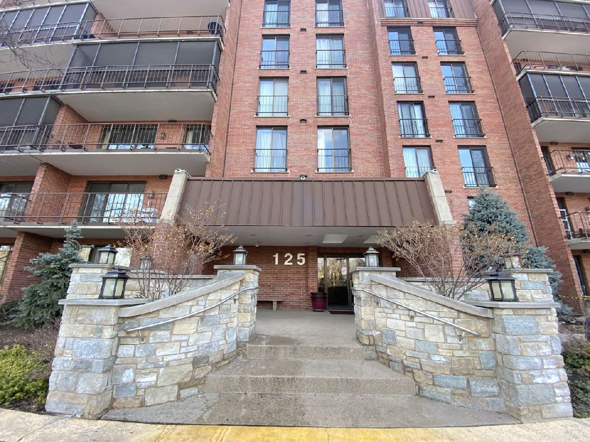 Condominiums Rented Wilshire Green Indian Head Park Illinois, 125 Acacia