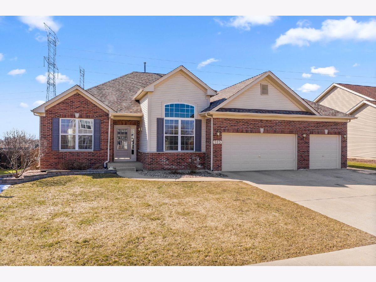 Homes Sold Hidden Creek Shorewood Illinois, 915 Willow