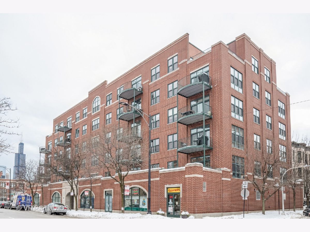 Condominiums Sold Washington Square Chicago Illinois, 1301 Washington