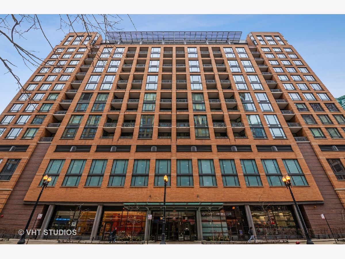 Condominiums Rented Library Tower Chicago Illinois, 520 State