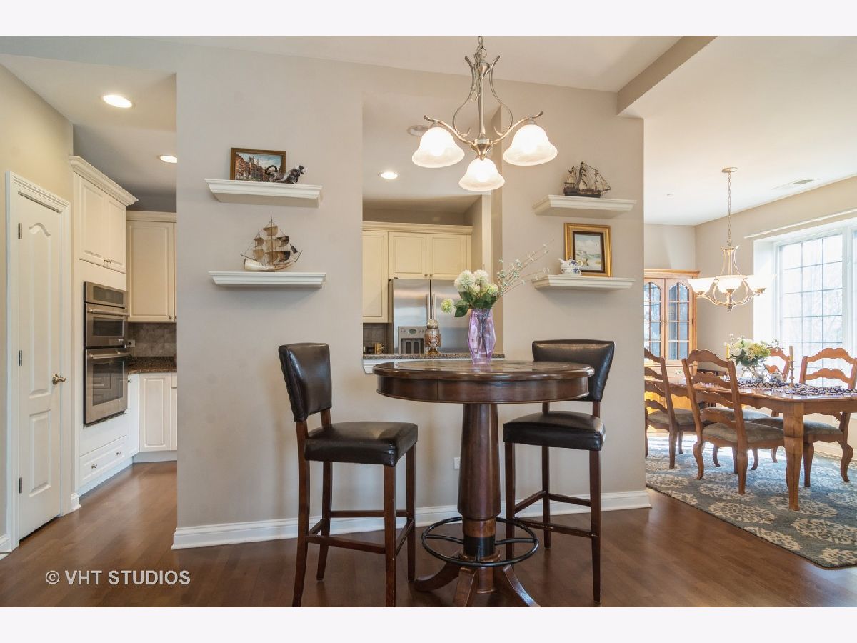 Condominiums Sold Amberley Woods Lake Forest Illinois, 1800 Amberley