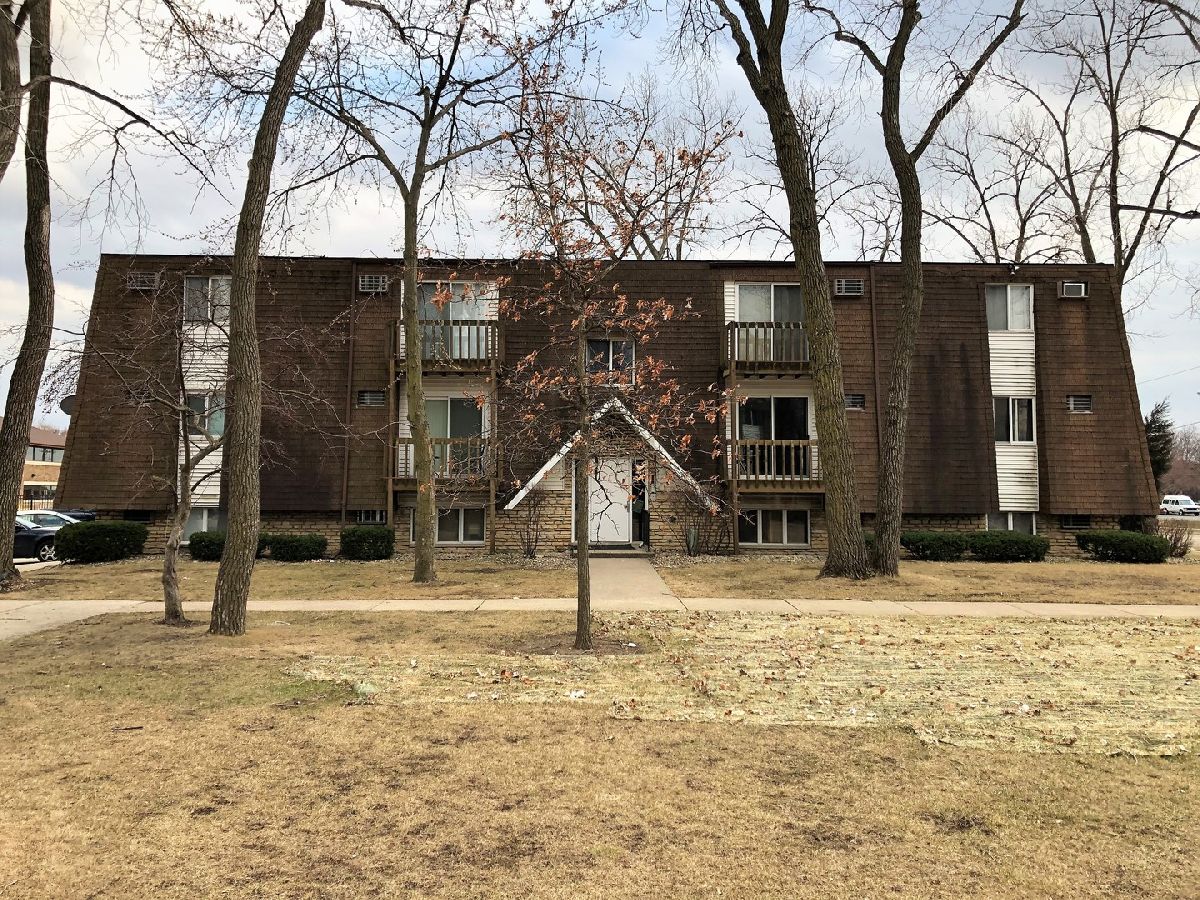 Condominiums Rented Madison Park Joliet Illinois, 210 Madison