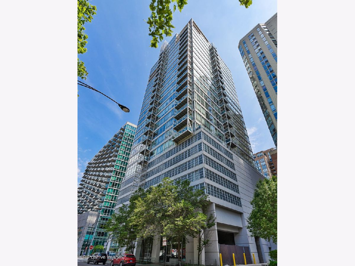 Condominiums Sold Kingsbury On The Park Chicago Illinois, 653 Kingsbury