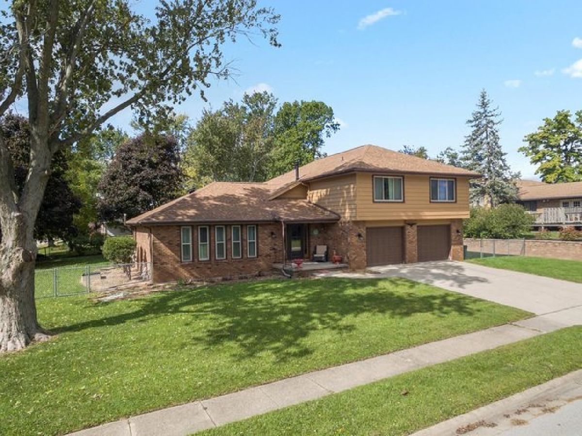 Homes & Condos & Townhomes Sold Greenview Heights Normal Illinois, 10 Turner