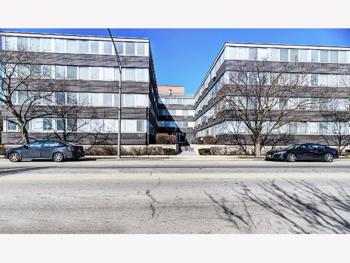 Condominiums Sold Ramar House Forest Park Illinois, 7251 Randolph
