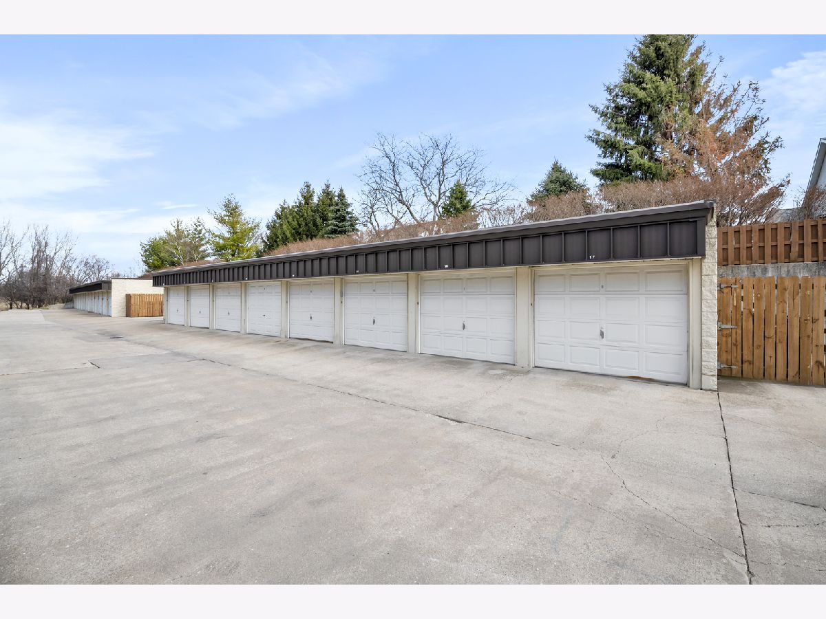 Condominiums Sold Woodland Terrace Ii Joliet Illinois, 1325 Mesa