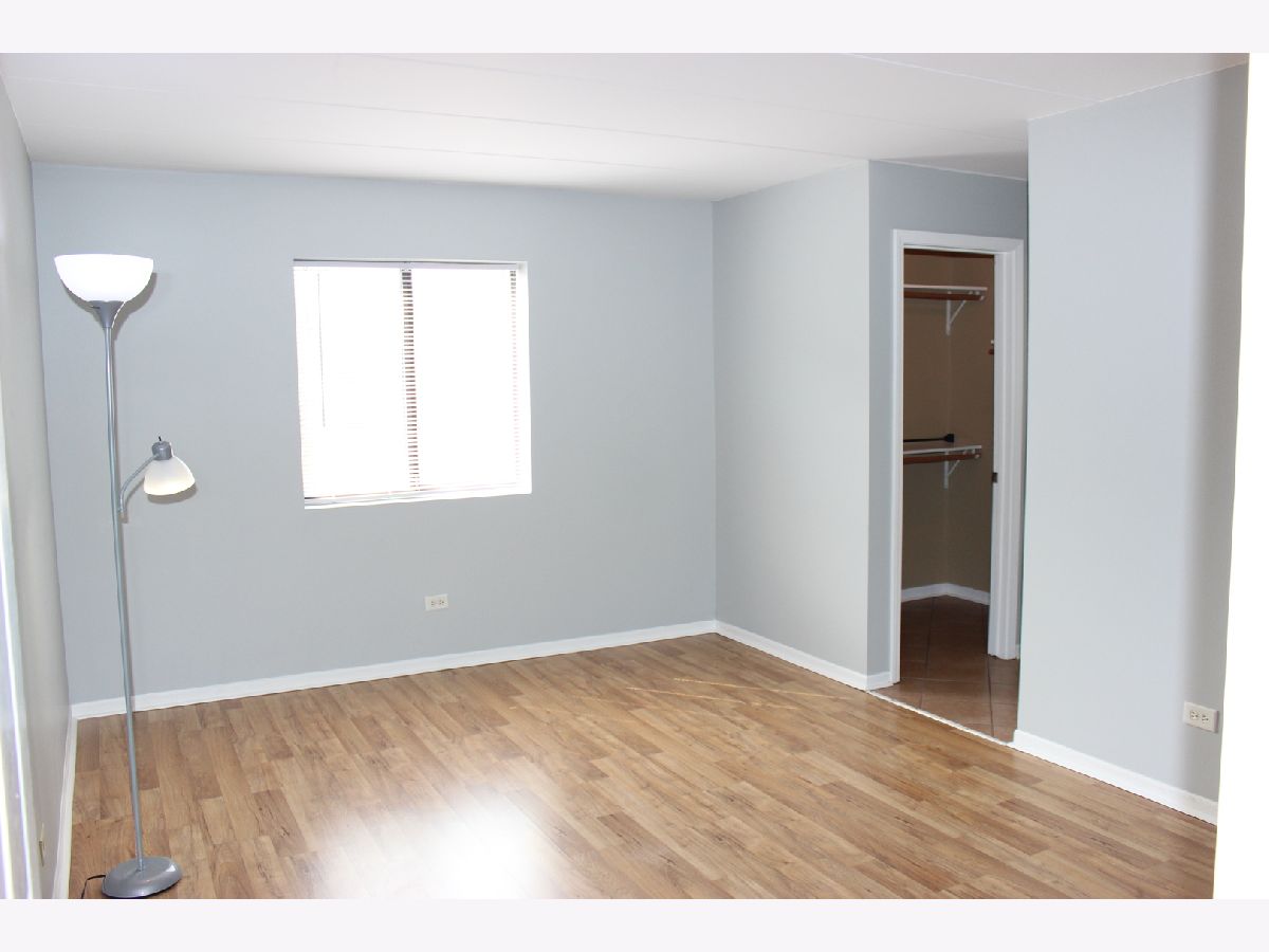 Condominiums Sold Evergreen Crestwood Illinois, 13240 Circle Drive