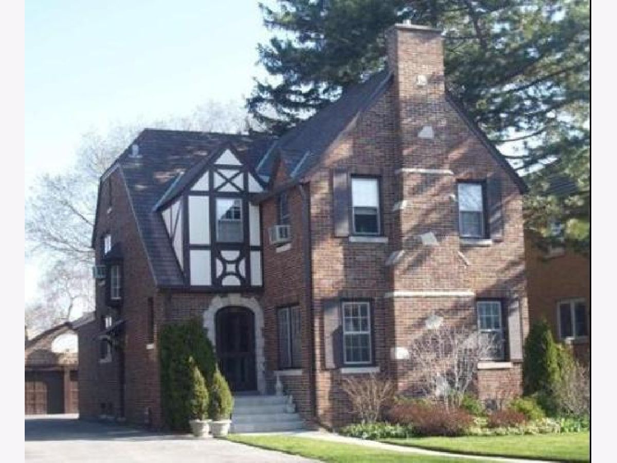  Rented Kenilworth Illinois, 715 Roger