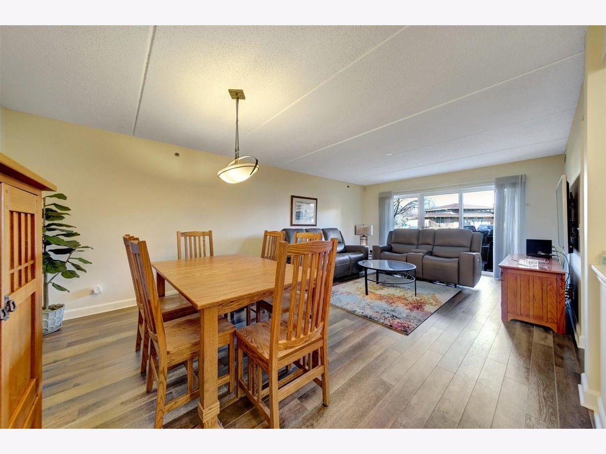 720 Creekside Drive, Mount Prospect, Illinois 60056 MLS 11020306