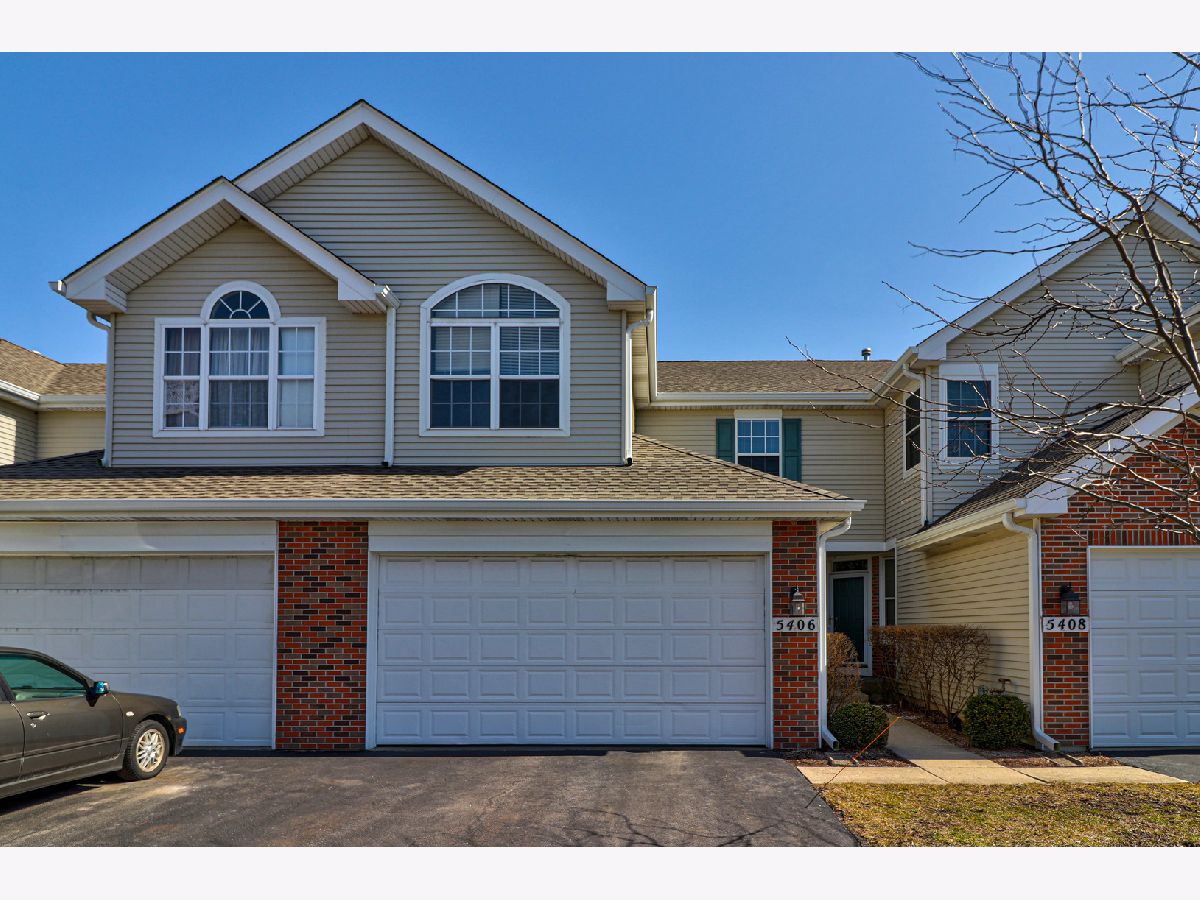 Elizabeth Place Rolling Meadows IL, Townhomes For Sale & For Rent