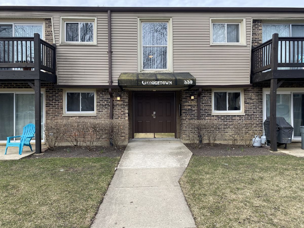 Condominiums Rented Georgetown Palatine Illinois, 330 Carter