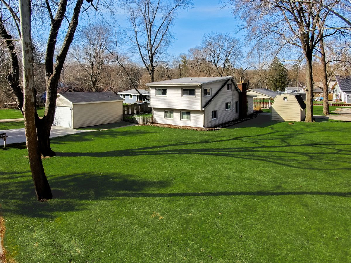 Homes Sold Venetian Gardens Fox River Grove Illinois, 9413 Byrne