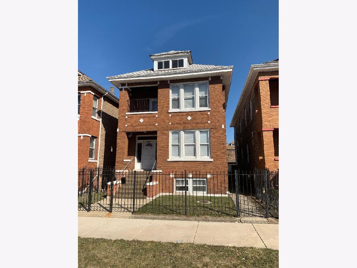 Homes & Condos & Townhomes Rented Westlawn Chicago Illinois, 6951 Rockwell