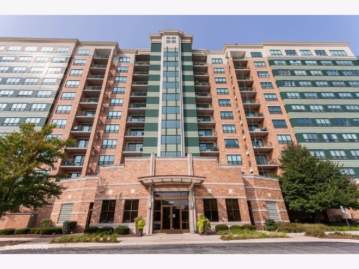 Seven Bridges Woodridge IL, Homes & Condos & Townhomes For Sale & For