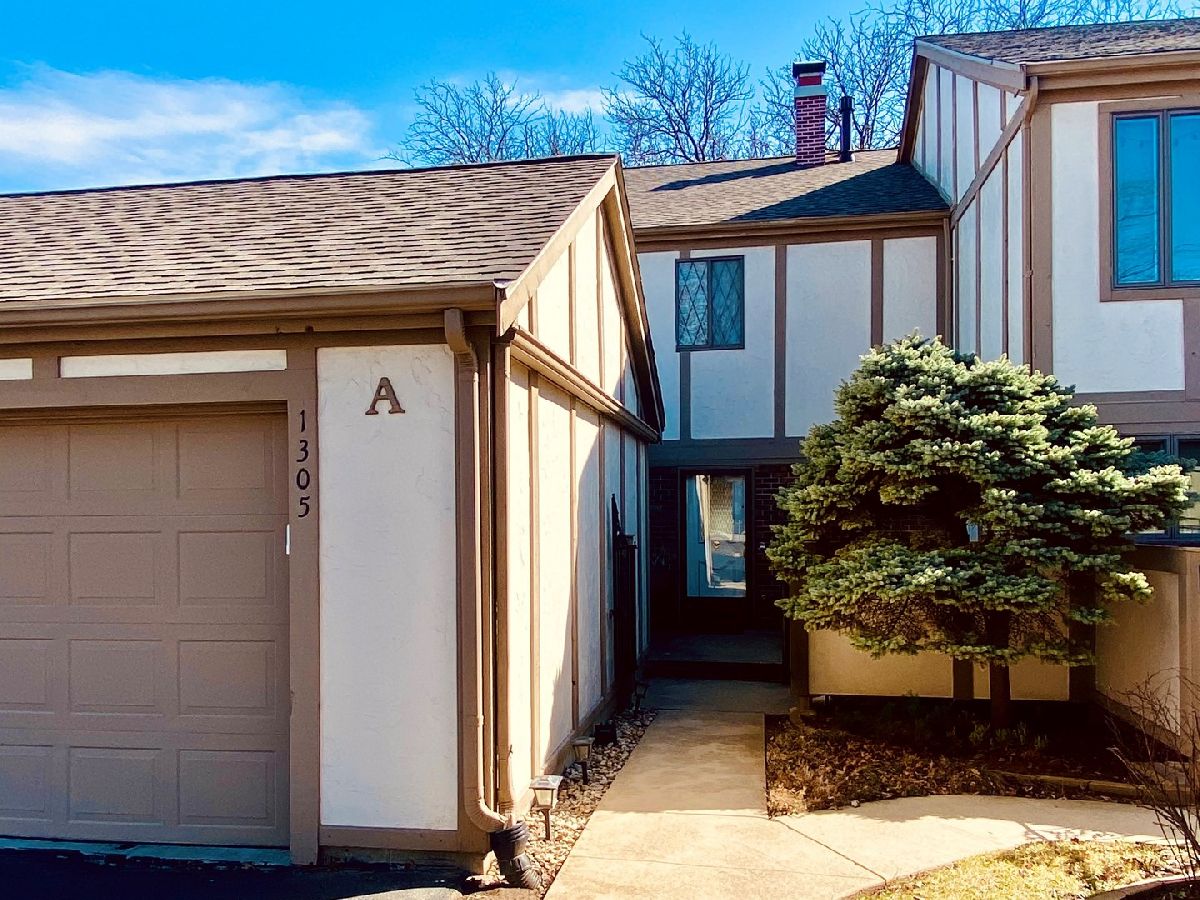 Condos & Townhomes Sold Stratford Estates Normal Illinois, 1305 Kingsridge