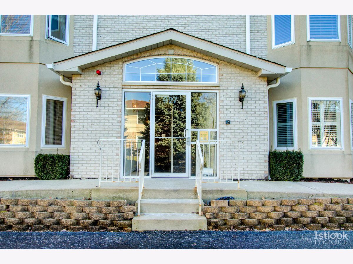 Condos & Townhomes Sold Woodland Park Estates Naperville Illinois, 927 Elderberry