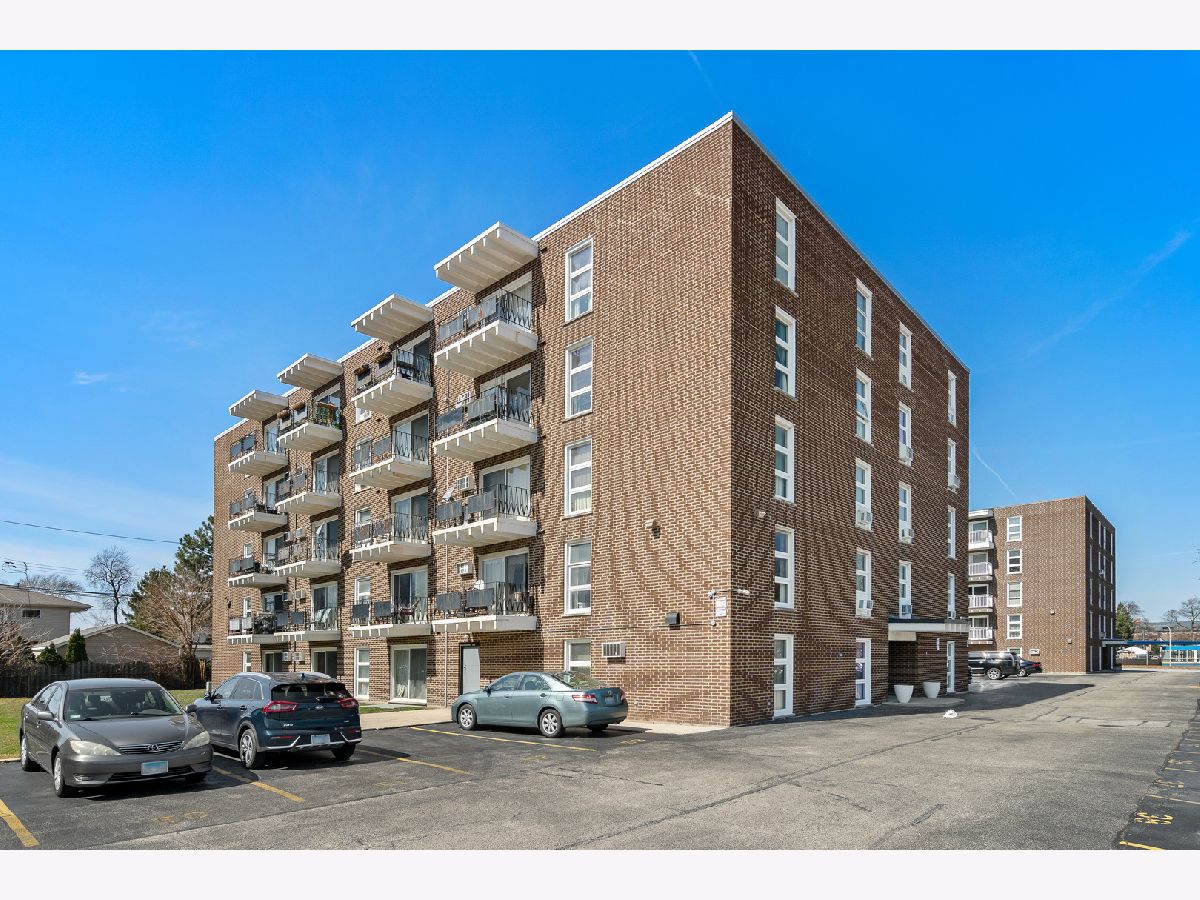 Condominiums Sold Northwest Terrace Chicago Illinois, 7227 Higgins