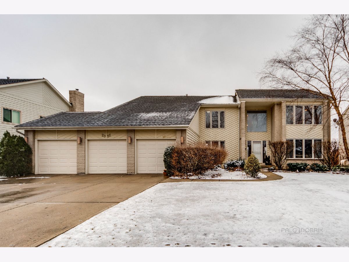 Homes Sold Rolling Hills Buffalo Grove Illinois, 2095 Sheridan