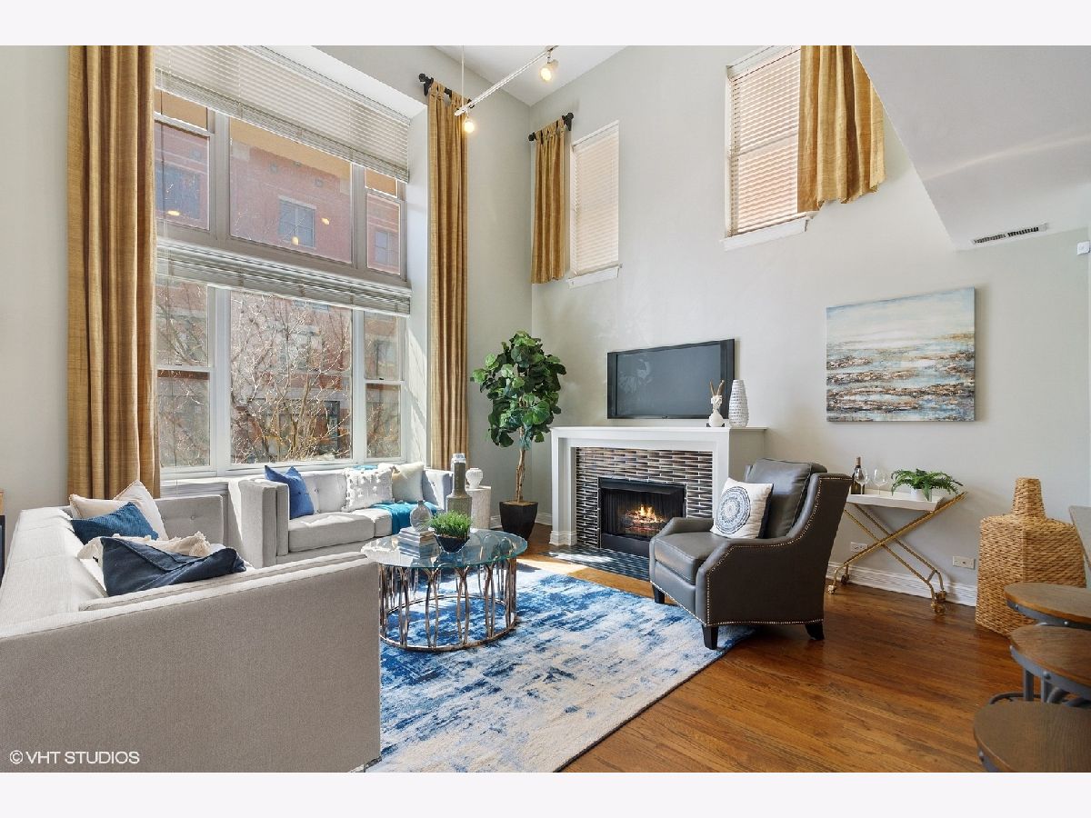 Condominiums Sold Ivy Lane Chicago Illinois