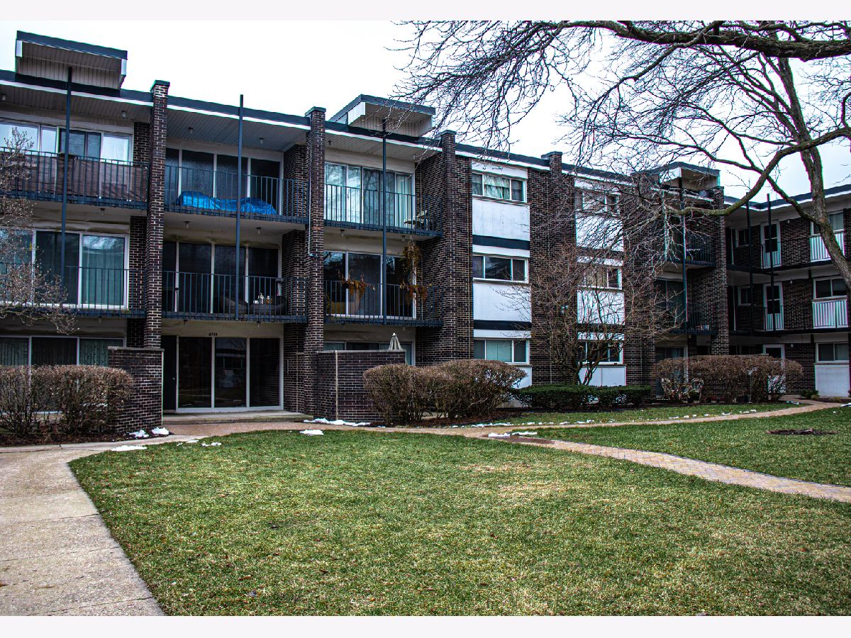 Condominiums Sold Old Orchard Green Skokie Illinois, 4718 Russett