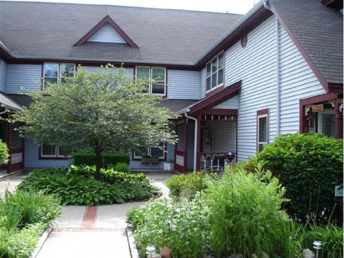 Victorian Village Woodstock IL, Condominiums & Homes For Sale & For