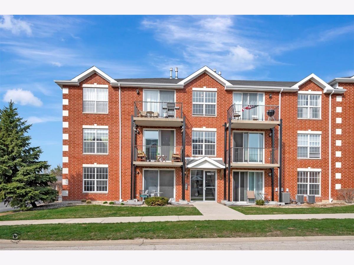  Sold Orland Hills Illinois, 16670 Liberty