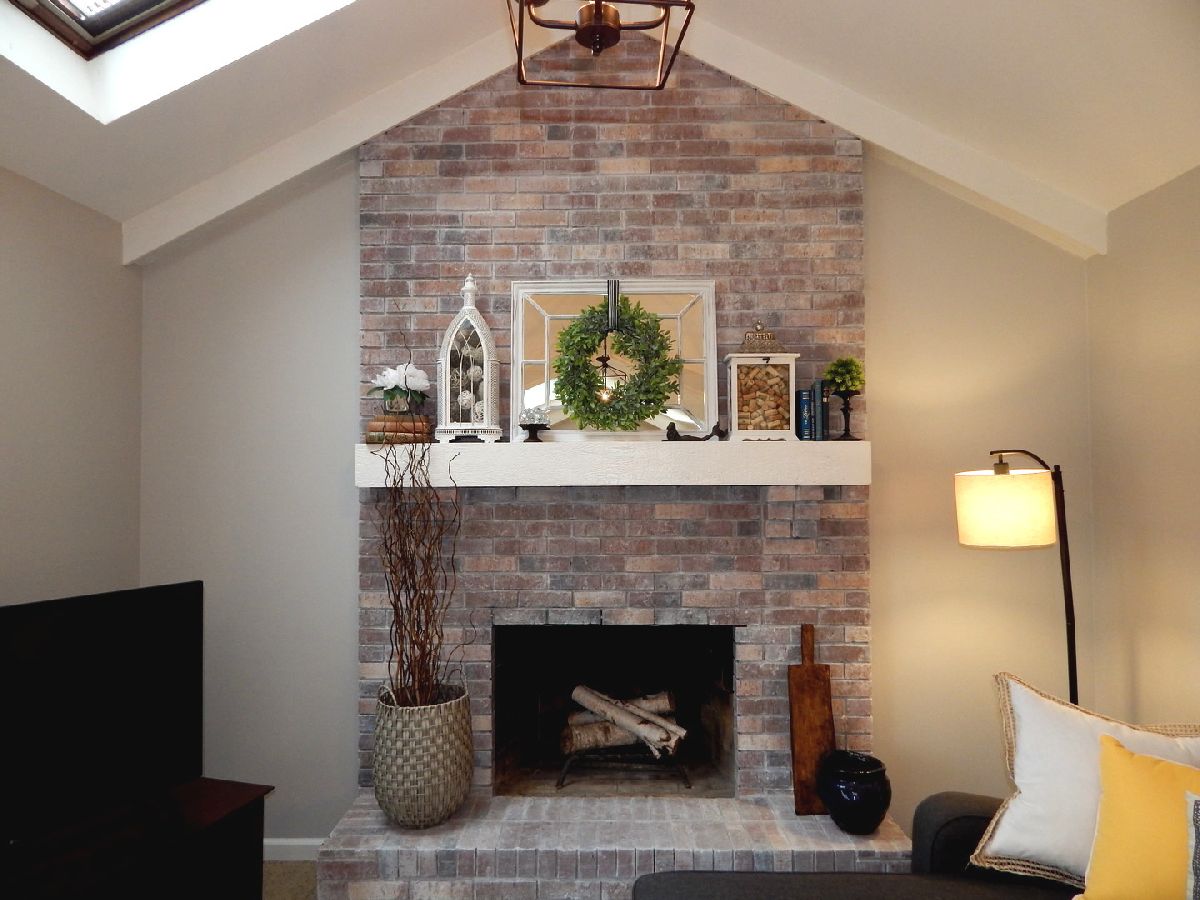 Homes & Condominiums Sold Village Green Naperville Illinois, 2049 Cherrywood