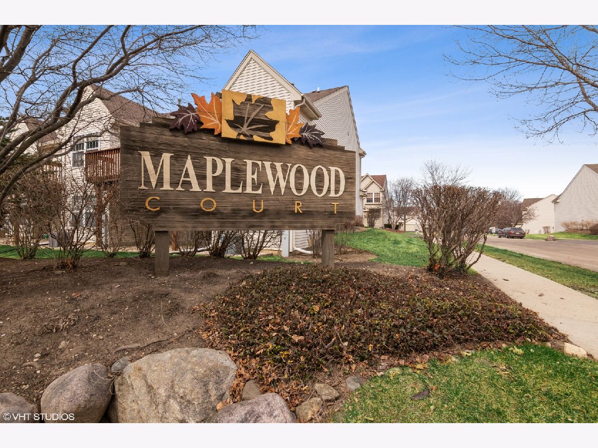 Townhomes Sold Maplewood Court Grayslake Illinois, 1750 Maplewood