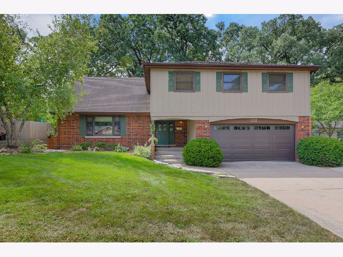 Homes Sold Oak Creek Downers Grove Illinois, 1113 Black Oak