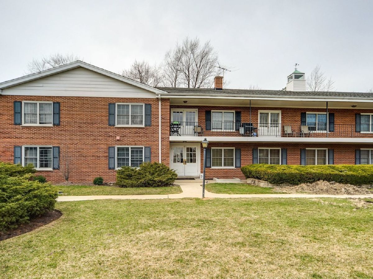 Condominiums Sold Cambridge Court Northbrook Illinois, 2820 Dundee